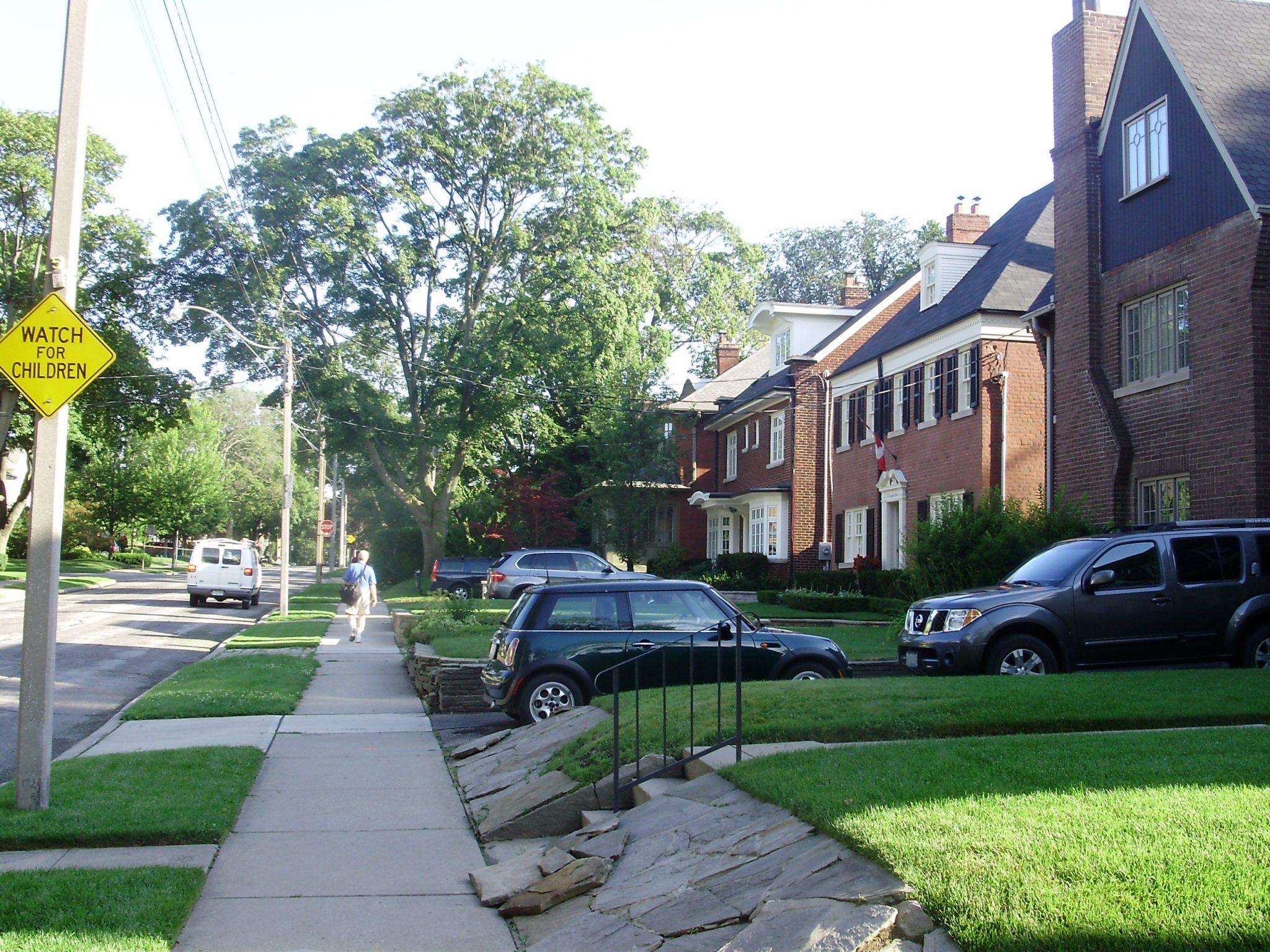 Lascalles Avenue - North Toronto