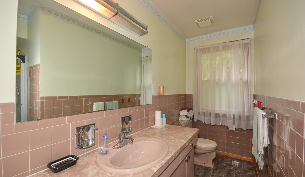 37_bathroom1