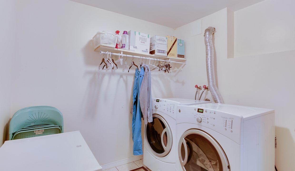 21_laundryroom1