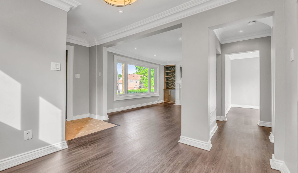 13-web-or-mls-12_002_Dining Room