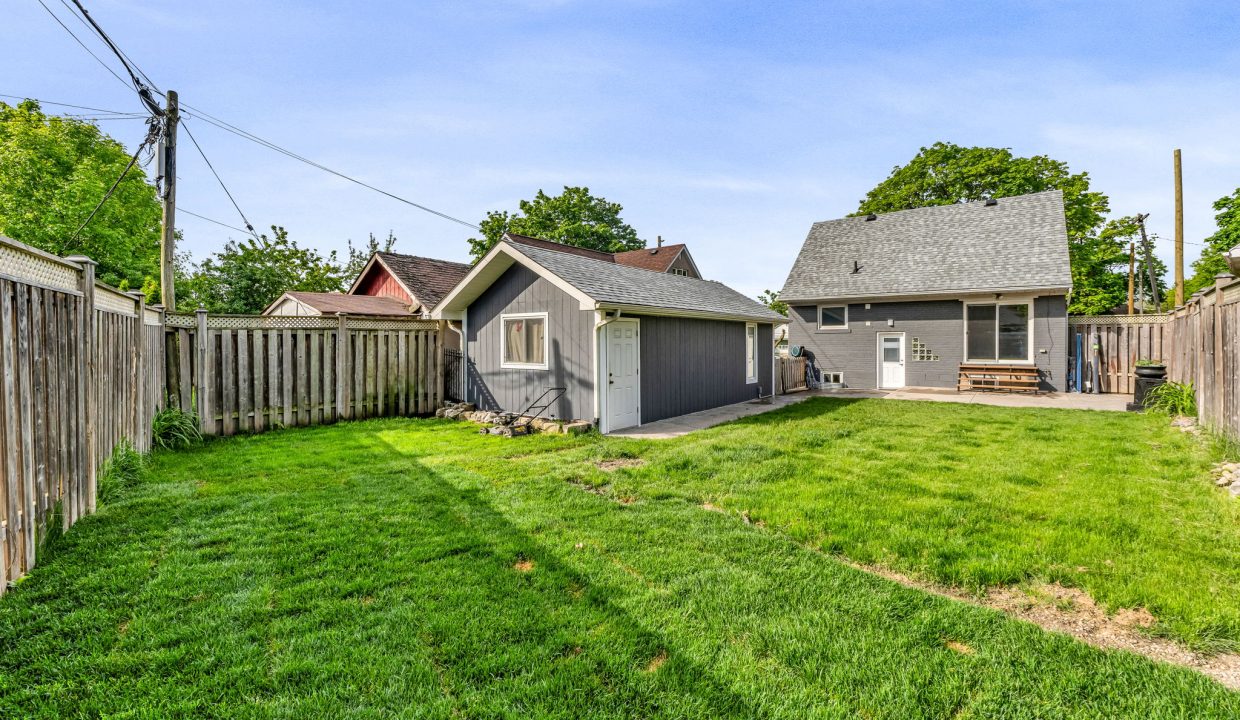 41-web-or-mls-74_004_Backyard