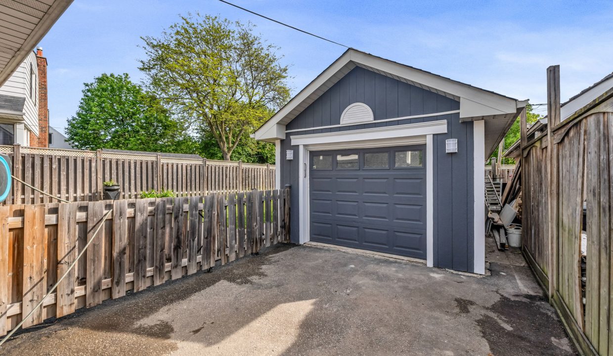 44-web-or-mls-75_001_Garage