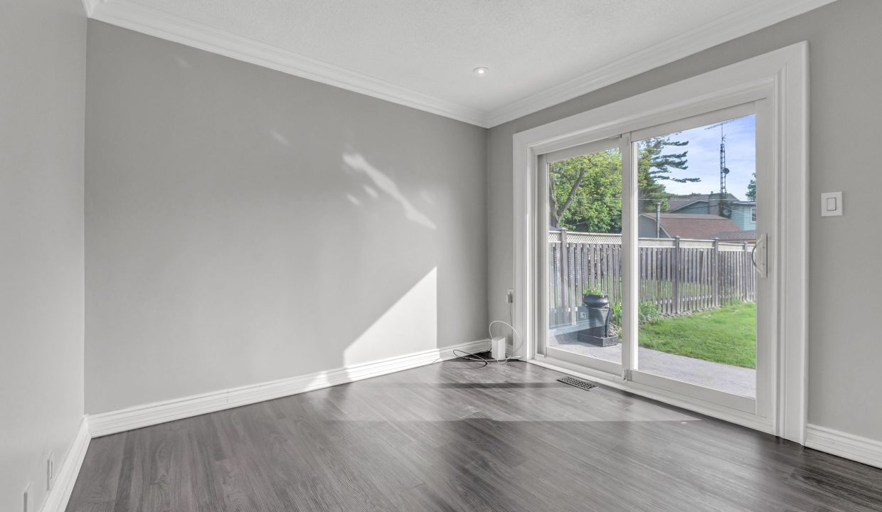 9-web-or-mls-9_001_Family Room