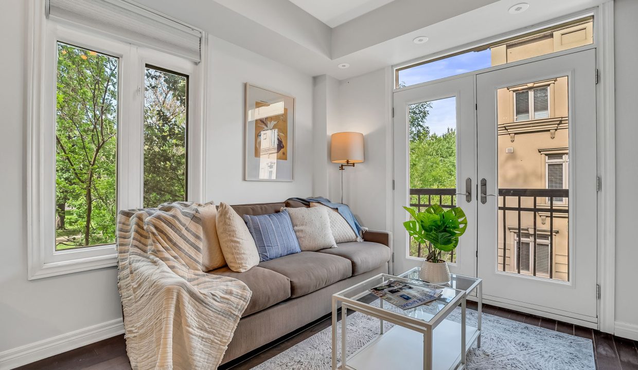 14-web-or-mls-14-living room2